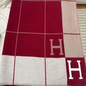 Avalon III throw blanket ECRU ROUGE H